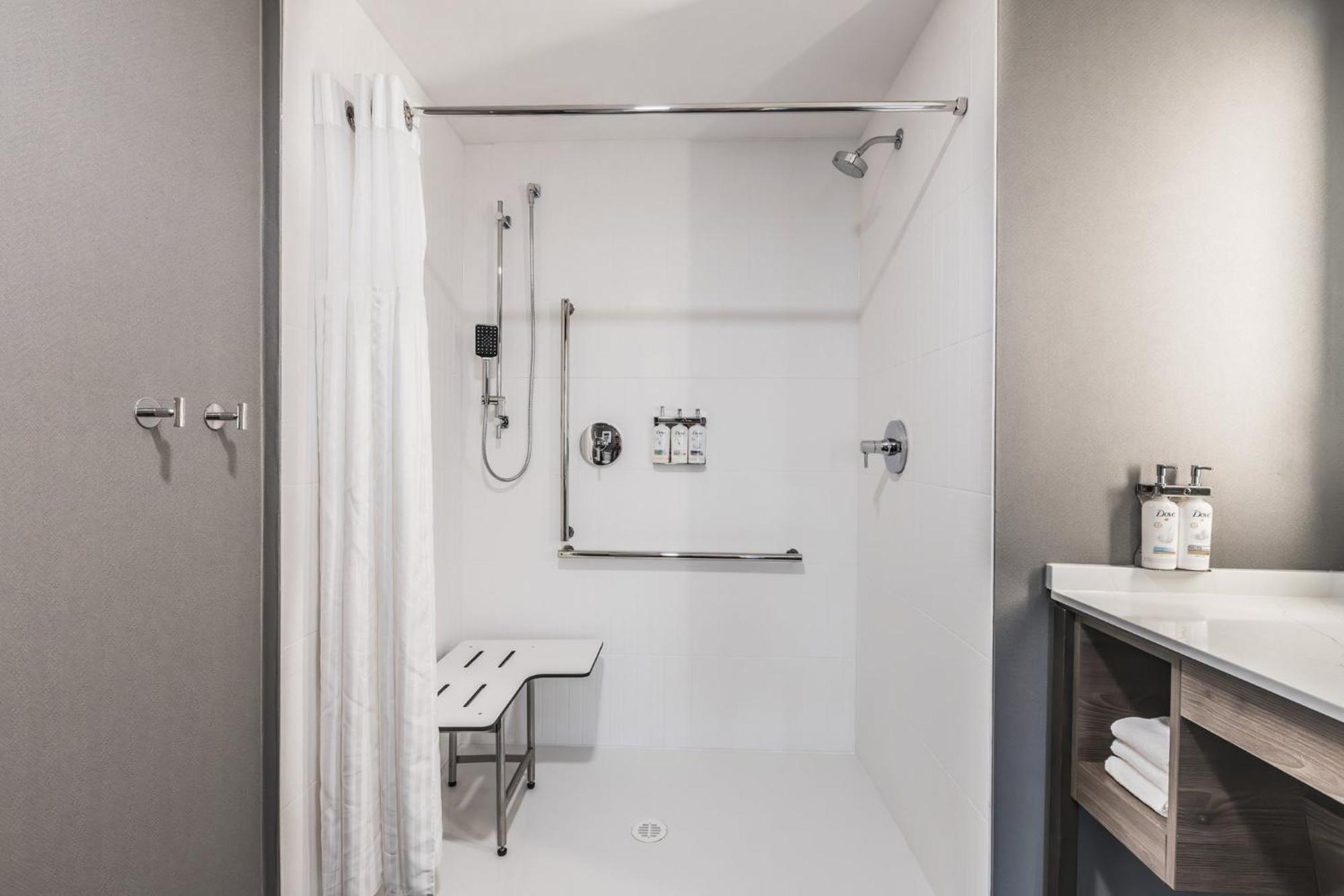 Staybridge Suites - Dawson Creek By Ihg المظهر الخارجي الصورة